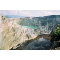 Green & Brown Lakes, Kalimutu.jpg